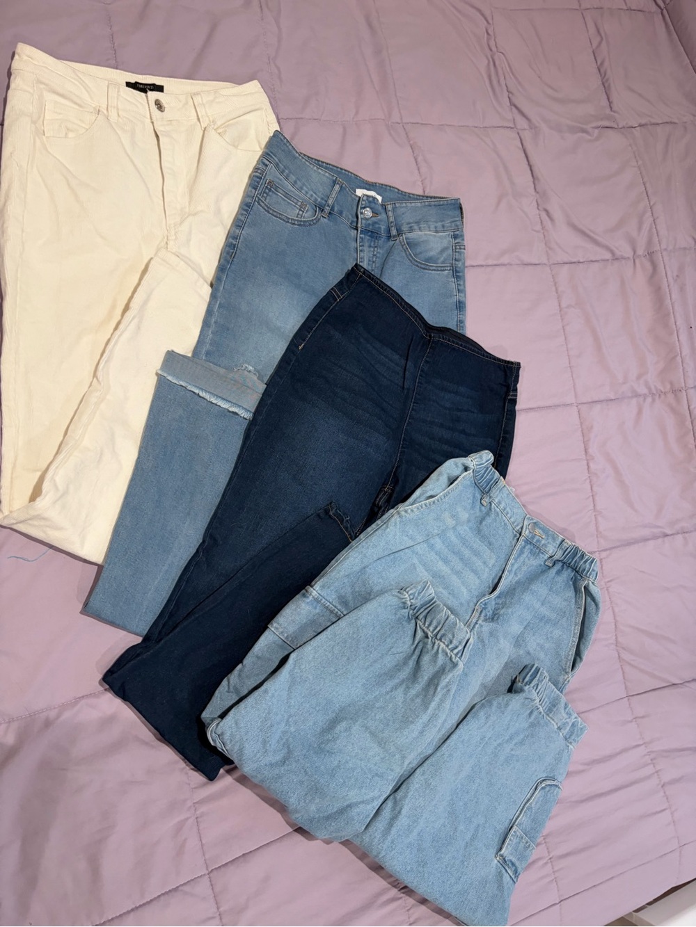 Women’s Jeans Bundle - Light Blue, Dark Blue, Medium Blue, Cream 4 small/medium